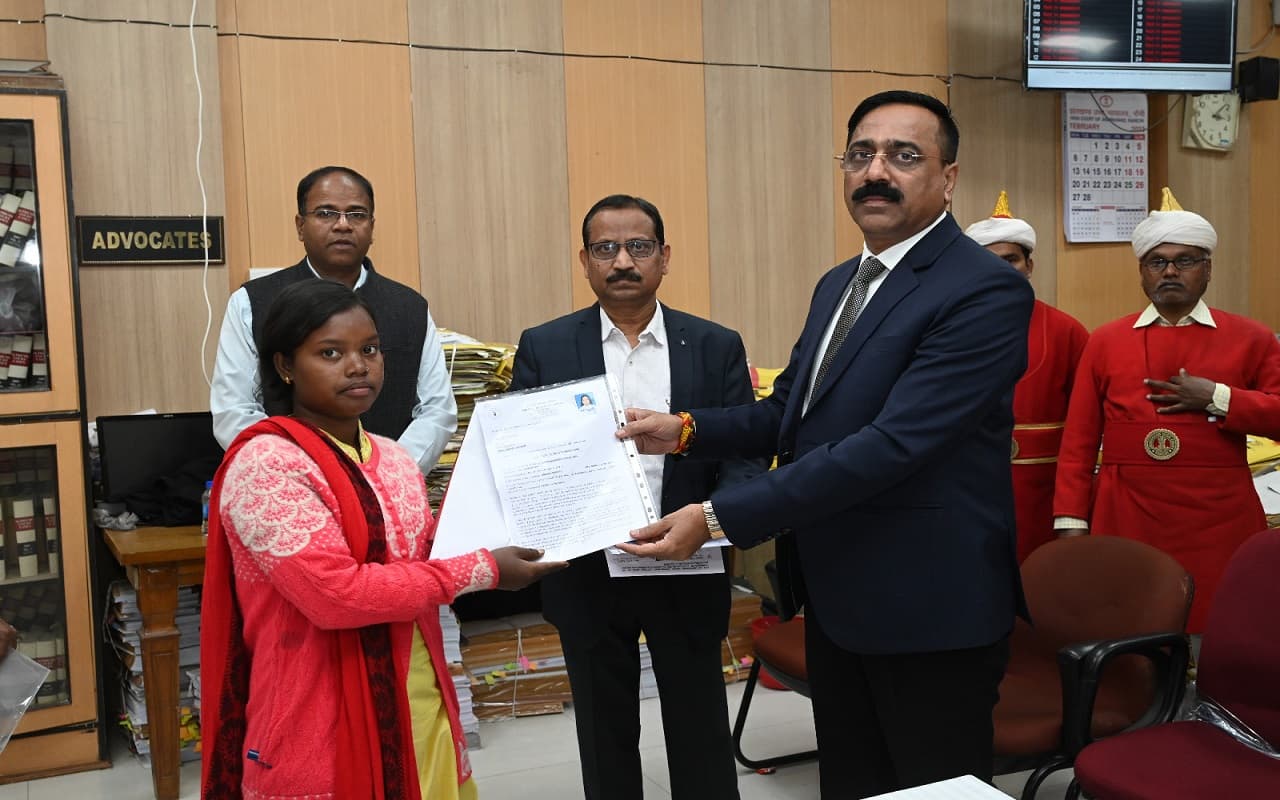 राष्ट्रीय लोक अदालत: झारखंड की अदालतों में लंबित 57,913 मामलों का बोझ हुआ कम, कुल 4,55,983 मामले निबटे