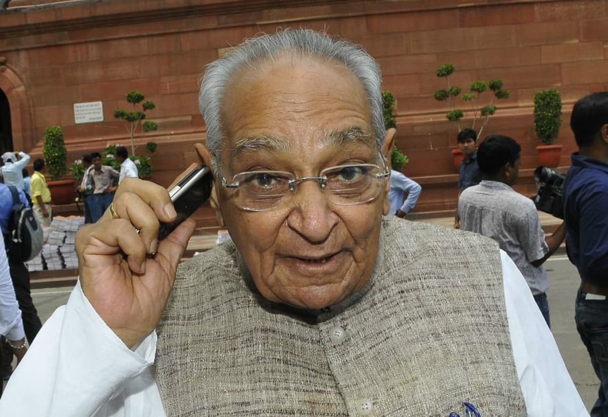 कांग्रेस के वरिष्ठ नेता मोतीलाल वोरा का निधन, पीएम मोदी, राहुल समेत कई बड़े नेताओं ने जताया शोक