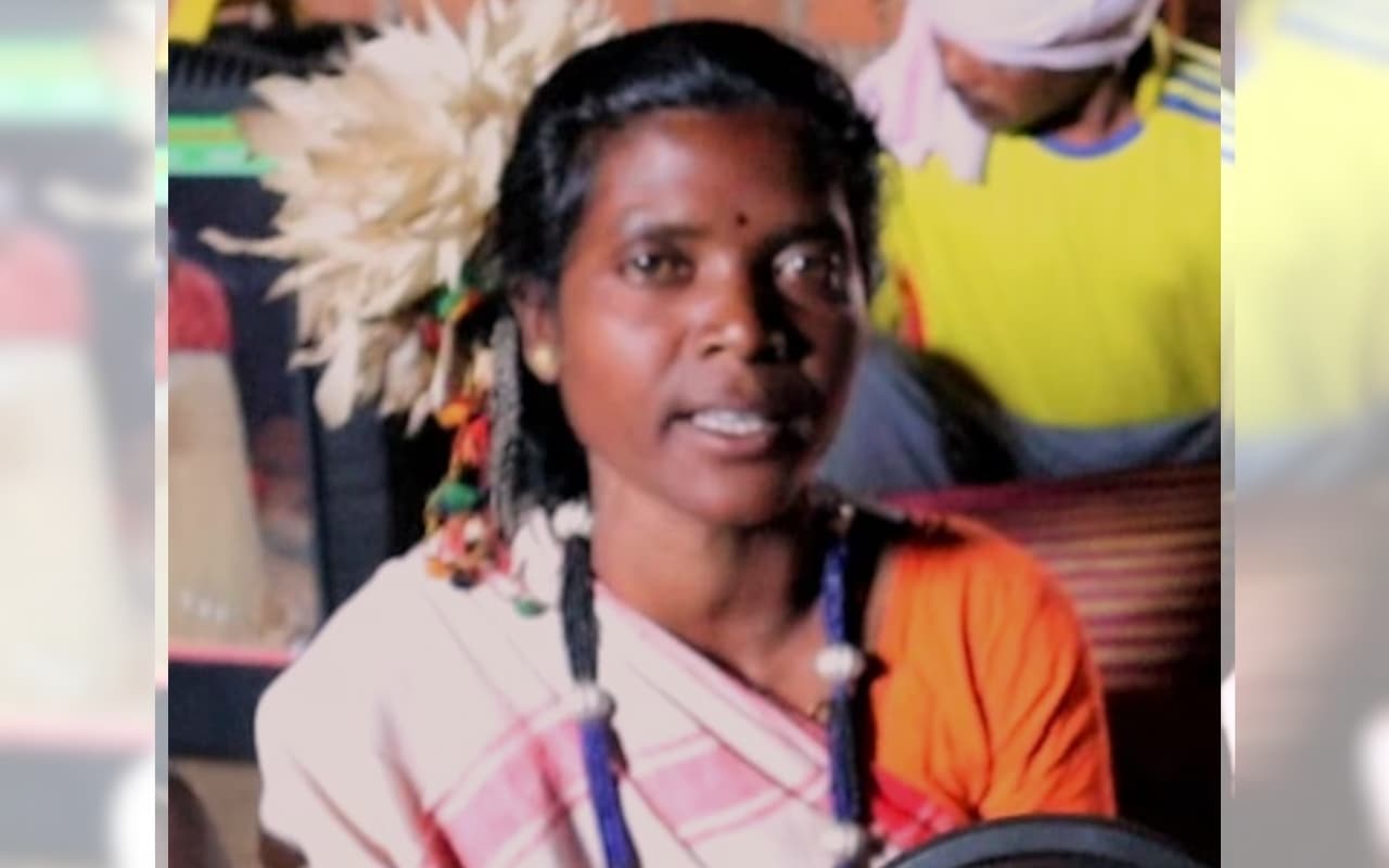 झारखंड की असिंता अंतरराष्ट्रीय साहित्य महोत्सव में ले रही हैं हिस्सा, असुर समुदाय से भाग लेने वाली पहली महिला