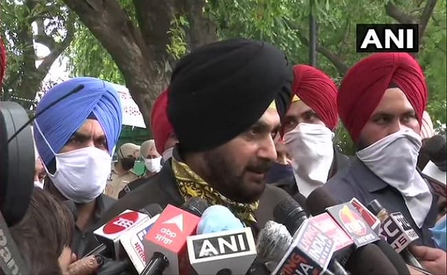 पंजाब कांग्रेस में अंदरूनी कलह, दिल्ली में हाईकमान की पैनल से मिले नवजोत सिद्धू, बोले- सत्य पराजित नहीं हो सकता