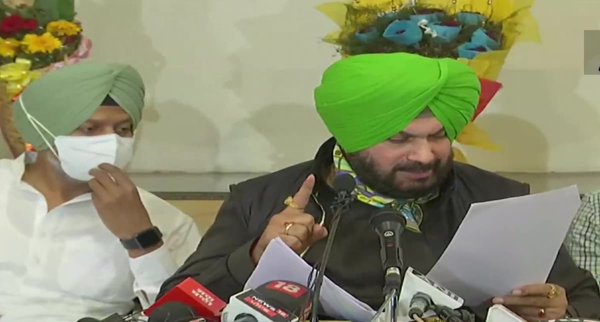 कृषि कानूनों को किसानों के लिए हितकारी बताने वाले सुखबीर सिंह बादल अब झूठे आंसू बहा रहे, सिद्धू का आरोप