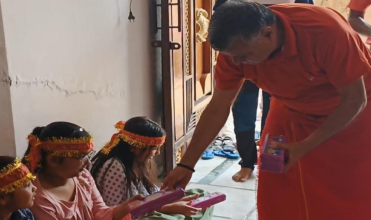 रामनवमी पर हुआ चैत्र नवरात्रि का समापन, कारागार मंत्री ने किया कन्या पूजन, मंदिरों में जमा रही भीड़