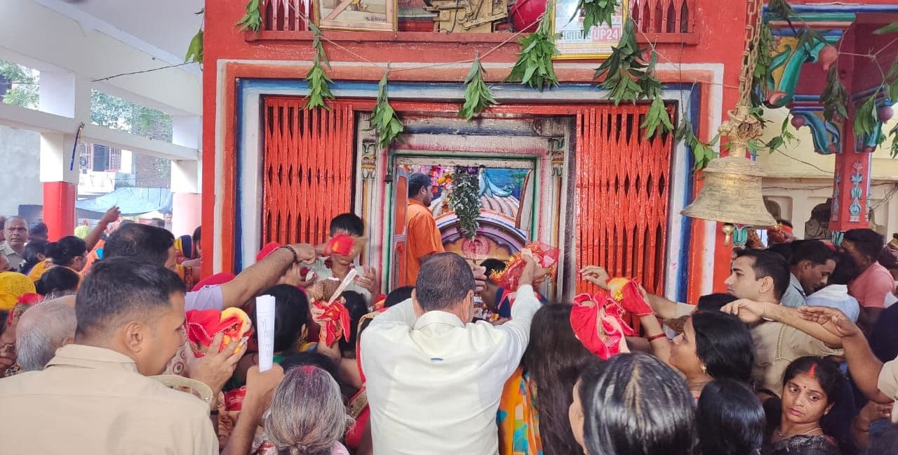 वाराणसी में इस जगह पर स्थित है मां शैल्य देवी की मंदिर, नवरात्रि के पहले दिन जुटी भक्तों की भारी भीड़