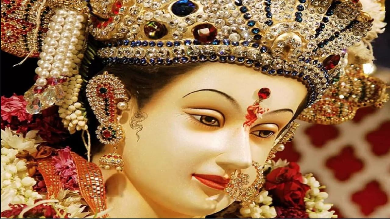 Navratri 2022: नवरात्रि का आज आठवां दिन, महागौरी के पूजन से होगा हर संकट का अंत, इस मंत्र का करें जाप