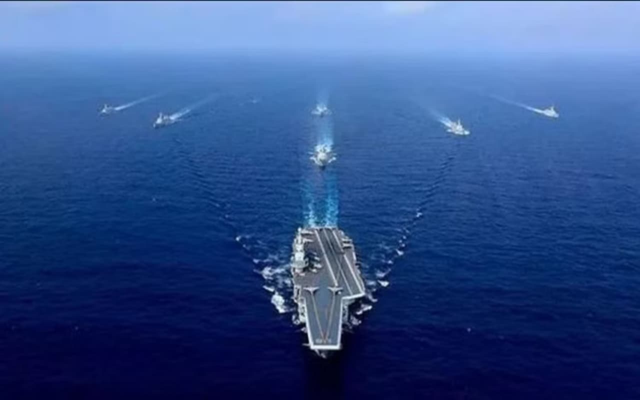 अमेरिका ने ताइवान जलडमरूमध्य में चीनी जहाज के सामने आने का वीडियो किया जारी