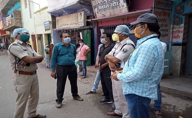 COVID-19 : शादी समारोह में नवादा के कोरोना पॉजिटिव के संपर्क में आये 14 संदिग्ध धराये, कई मुहल्ले सील