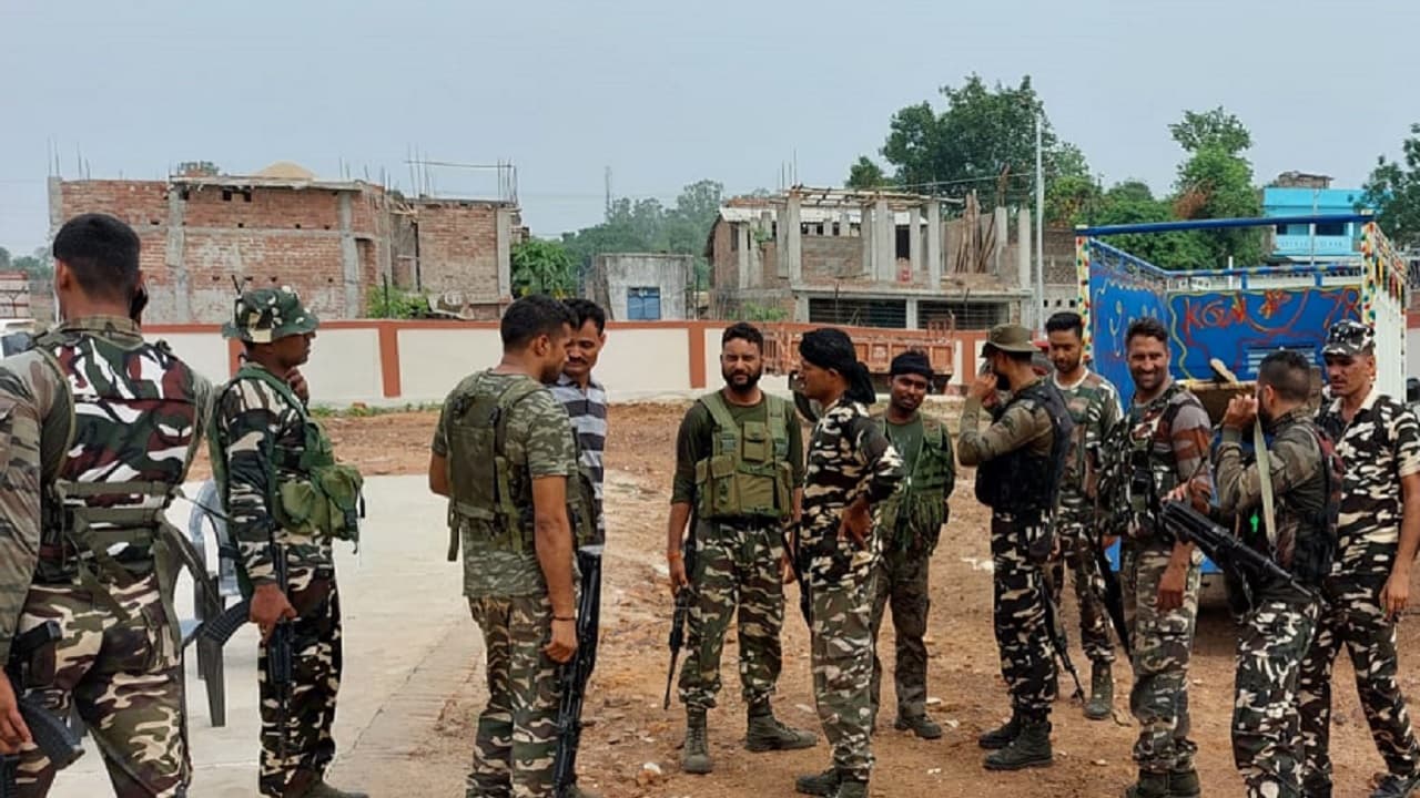 कैमूर पहाड़ी पर छपरा जंगल में छापेमारी, हार्डकोर नक्सली कौशल गिरफ्तार