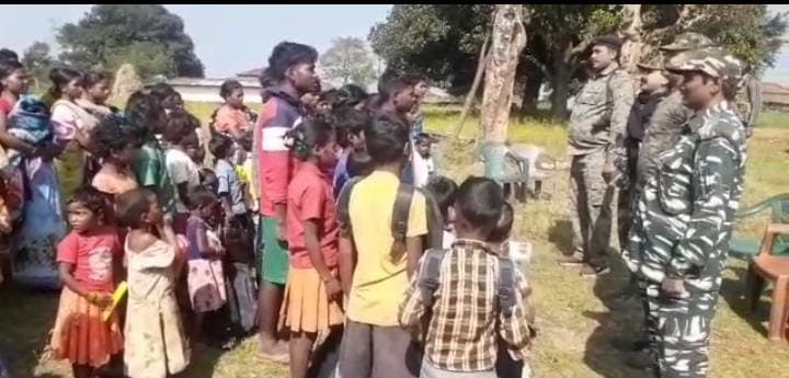 Jharkhand News : सर्च अभियान के बाद नक्सलियों को नसीहत, मुख्यधारा में लौटें, नहीं तो गोली खाने को रहें तैयार