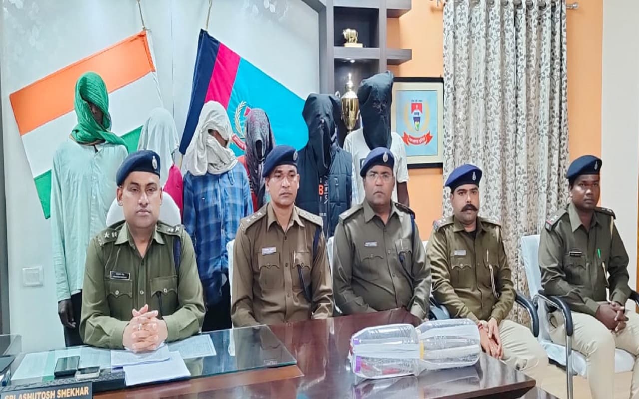 भाकपा माओवादी के खिलाफ झारखंड पुलिस को मिली बड़ी कामयाबी, 6 हार्डकोर नक्सली गिरफ्तार, डेटोनेटर बरामद