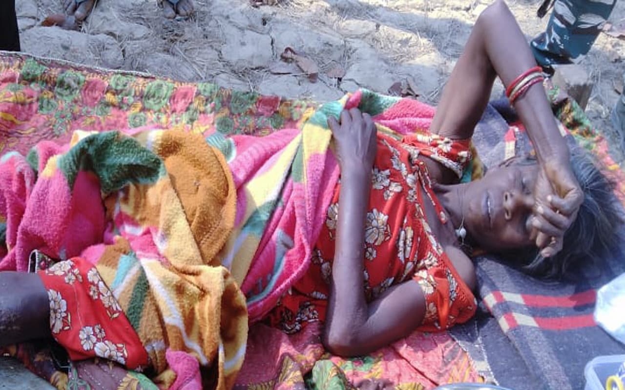 पश्चिमी सिंहभूम के टोंटो जंगल में फिर IED  ब्लास्ट, एक महिला घायल, चाईबासा रेफर