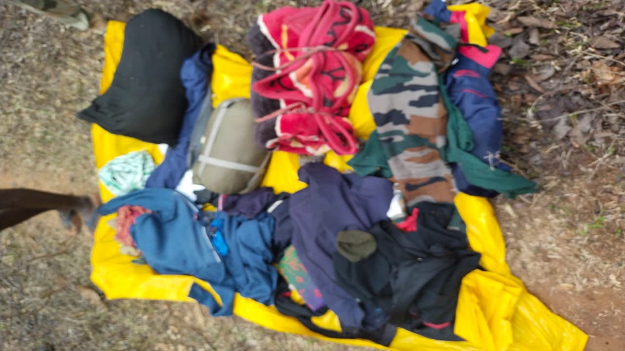 Jharkhand news: लातेहार के मांगरडहा जंगल में पुलिस-नक्सली मुठभेड़, करीब 300 राउंड फायरिंग, कई सामान बरामद