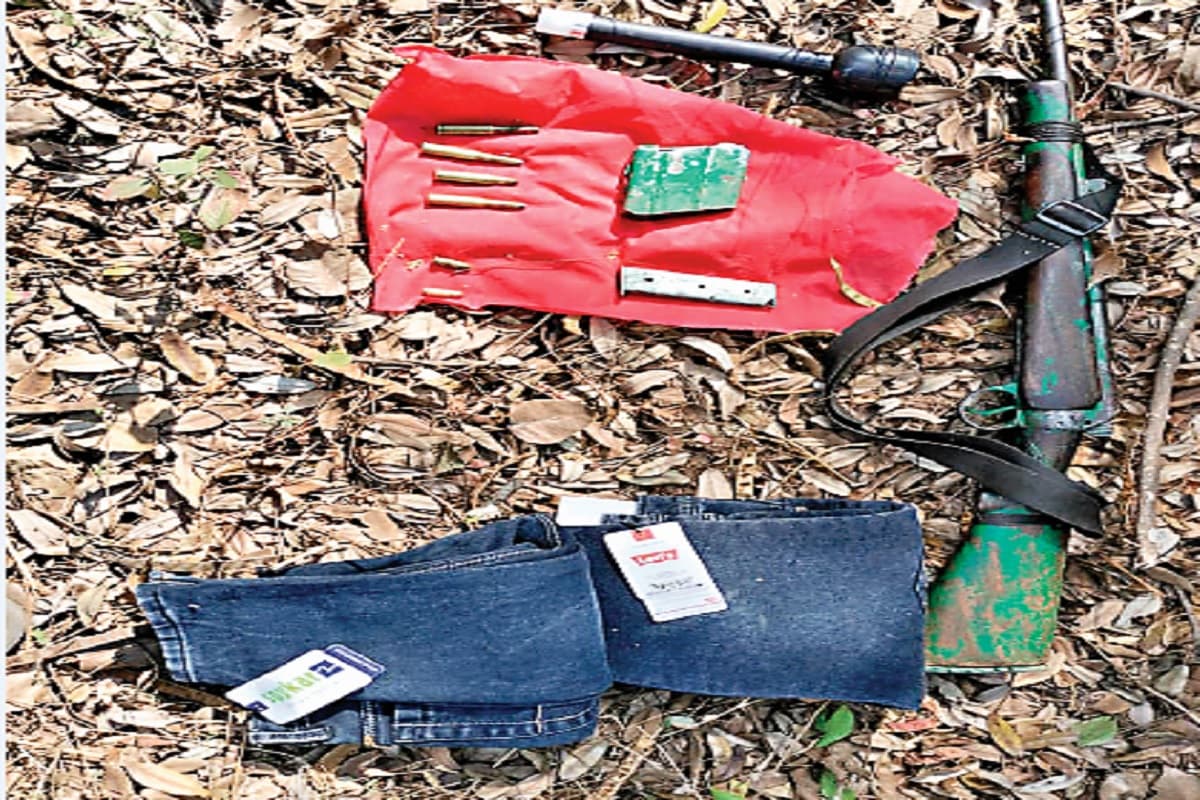 पश्चिमी सिंहभूम में नक्सलियों के साथ फिर हुई मुठभेड़, राइफल और सामान छोड़कर भागे