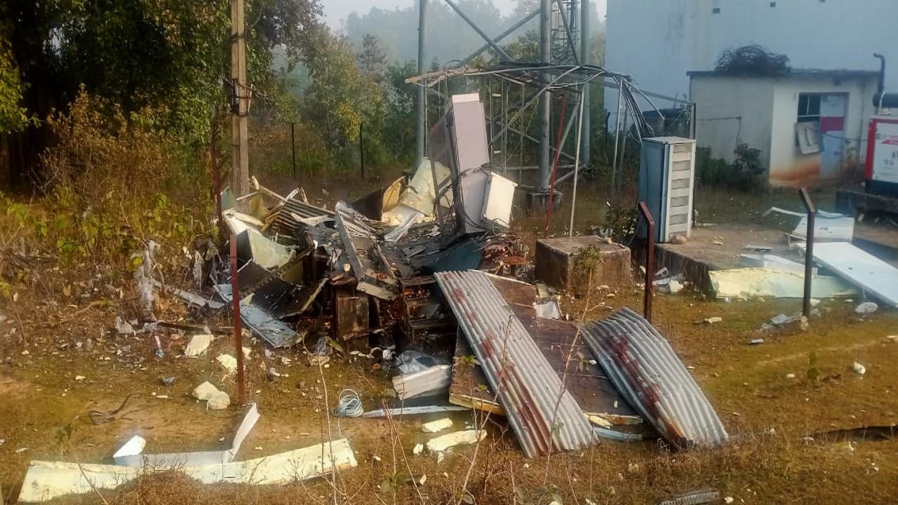 माओवादी प्रतिरोध दिवस: झारखंड बंद से पहले नक्सलियों ने उड़ाए मोबाइल टावर, सर्च ऑपरेशन चला रही पुलिस
