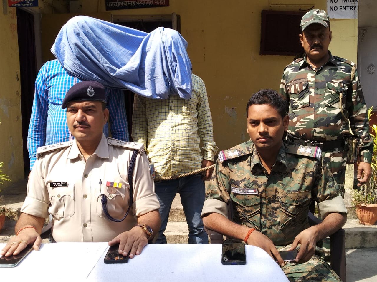 Jharkhand News : लेवी के लिए आगजनी व फायरिंग करने वाले जेजेएमपी के 2 उग्रवादियों को जेल