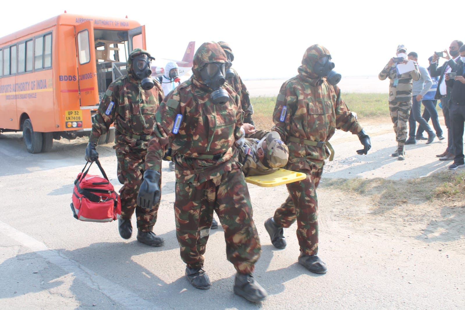 चौधरी चरण सिंह एयरपोर्ट पर केमिकल अटैक! NDRF की टीम ने मॉक ड्रिल में संभाला मोर्चा