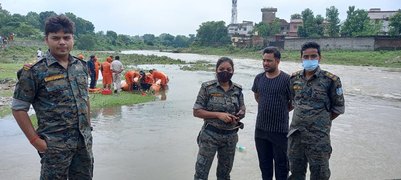 दोस्तों के साथ नदी में नहाने गया बच्चा पानी की तेज धार में बहा, बोकारो पहुंची NDRF की टीम तलाश में जुटी