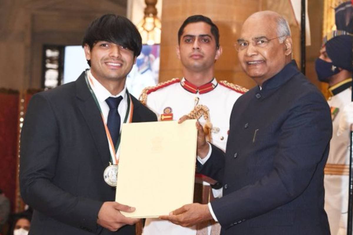 Neeraj Chopra: नीरज चोपड़ा को क्रश बताकर ये बॉलीवुड अभिनेत्रियां जमकर सुर्खियां बटोरीं, पर हो गयीं ट्रोल Neeraj Chopra: नीरज चोपड़ा को क्रश बताकर ये बॉलीवुड अभिनेत्रियां जमकर सुर्खियां बटोरीं, पर हो गयीं ट्रोल