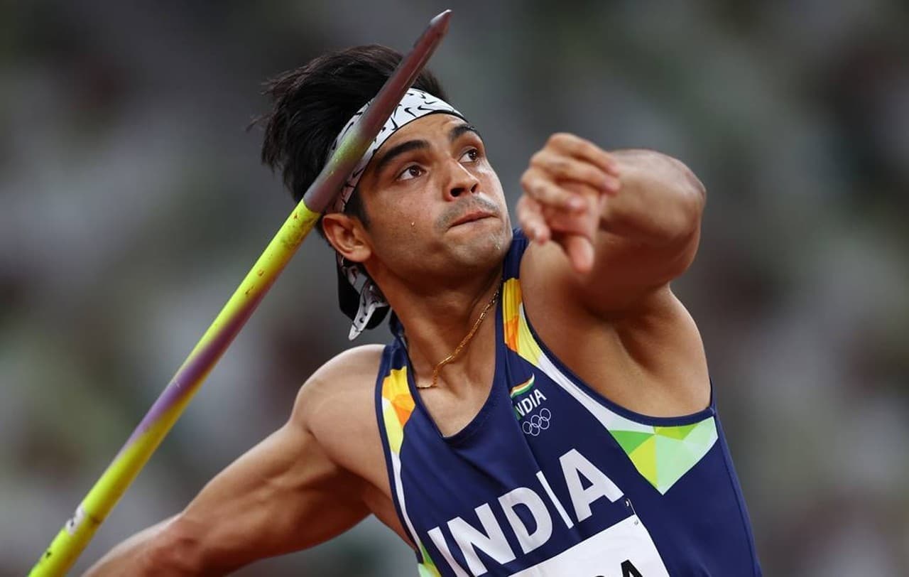 Neeraj Chopra ने टोक्यो में स्वर्ण पदक जीतने वाला भाला, ओलंपिक संग्रहालय को उपहार में दिया
