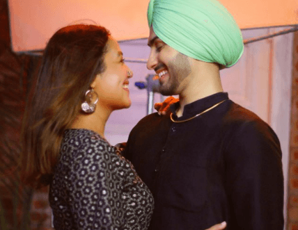 नेहा कक्कड़ ने रोहनप्रीत सिंह संग शेयर की ये रोमांटिक फोटो, फैंस बोले- 'रब ने बना दी जोड़ी'