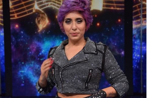 'नेहा भसीन को जब 'शॉर्ट्स' पहनने के चलते स्टेज से उतारा गया था', सिंगर ने साझा किया किस्‍सा