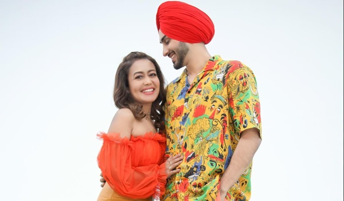 Neha Kakkar Top 5 Controversy: नेहा कक्कड़ के गाने से लेकर आदित्य नारायण संग झूठे रोमांस तक..