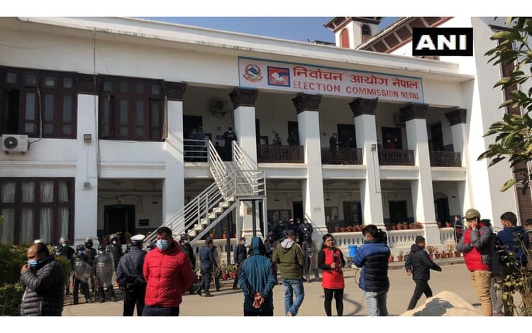 Nepal Election 2022: नेपाल में प्रधानमंत्री पद के 6 दावेदार, किसके सिर सजेगा ताज, सभी ठोक रहे हैं दावा