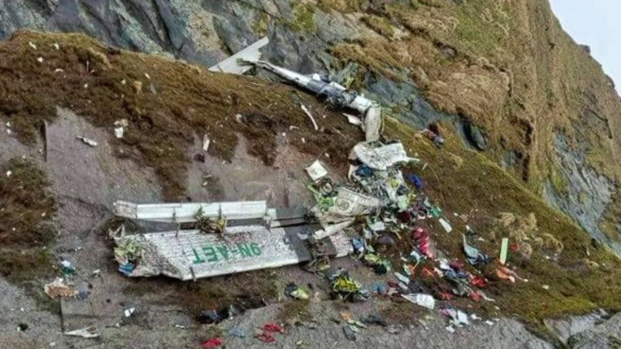Nepal Plane Crash: नेपाल में दुर्घटनाग्रस्त विमान में सवार 21 लोगों के शव बरामद, एक शव की तलाश जारी