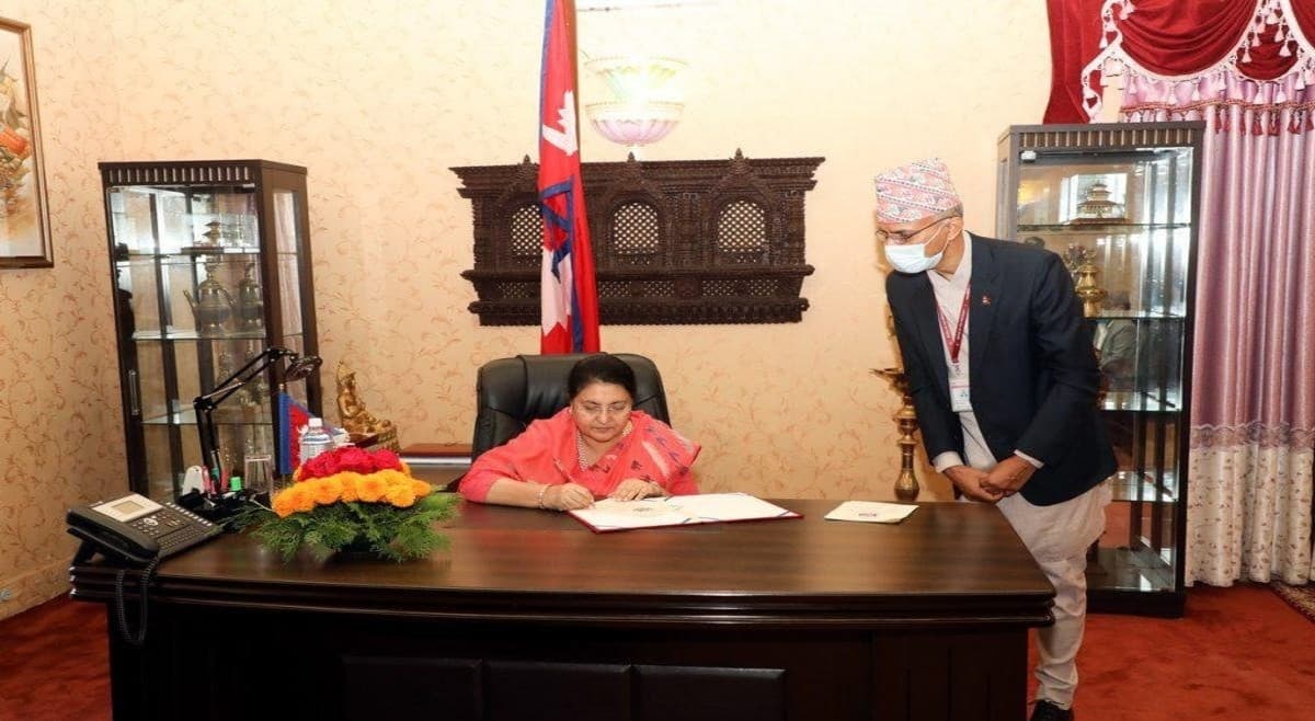 भारत के विरोध को नेपाल ने किया दरकिनार, विवादित नये नक्‍शे को राष्ट्रपति की मंजूरी