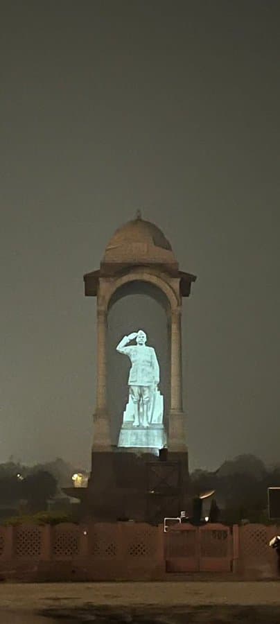 जानें इंडिया गेट पर कितनी फीट ऊंची होगी नेताजी की प्रतिमा, कहां से लाया जाएगा पत्थर, सारी जानकारी यहां