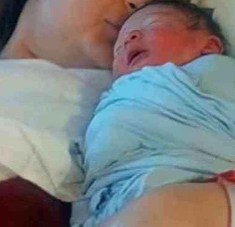 Indore News : 19 वर्षीय महिला ने एक साथ तीन बेटियों को दिया जन्म, बच्चियों की ऐसी है स्थिति...