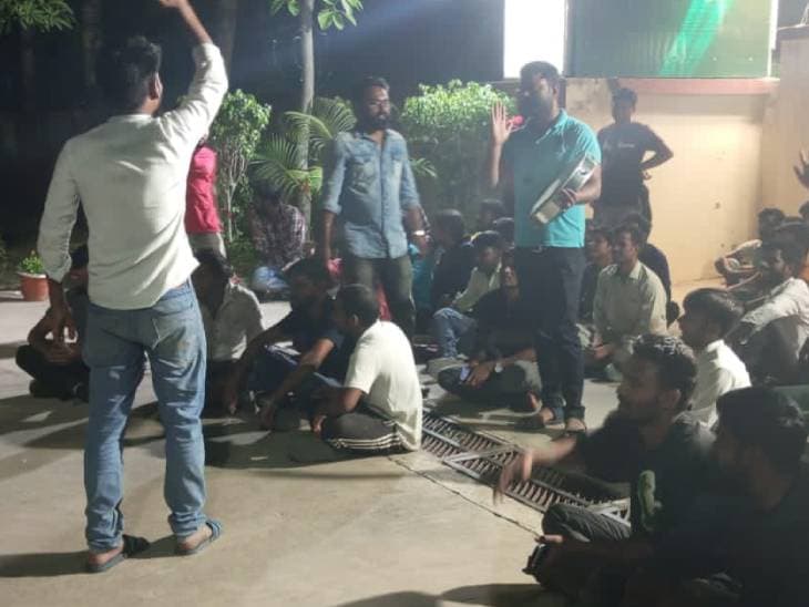 बीबीएयू में राम की शोभायात्रा को लेकर एबीवीपी- दलित छात्रों में टकराव, रात में वीसी आवास घेरा, पीएसी तैनात