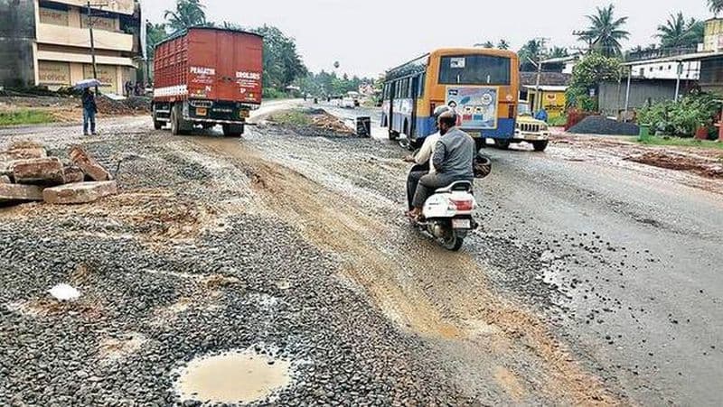 हुजूर ! यह एनएच 75 और 98 है दुर्घटना हुई, तो कौन होगा जिम्मेवार