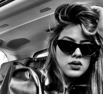 निया शर्मा का लेटेस्ट तसवीरों में दिखा हॉट अंदाज, टॉवेल फोटो से मचा चुकी है तहलका, Viral Photos