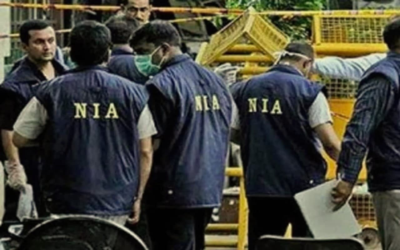 औरंगाबाद में कुख्यात नक्सली के घर NIA का छापा, जब्त डायरी व मोबाइल खोलेगी राज