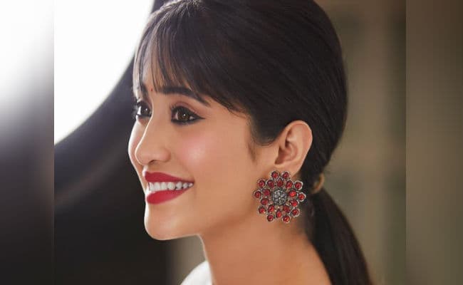 Yeh Rishta Kya Kehlata Hai की 'नायरा' ने शेयर की 2021 की पहली तसवीर, बोल्ड तसवीर देख फैंस बोले- पूछो एक बार...