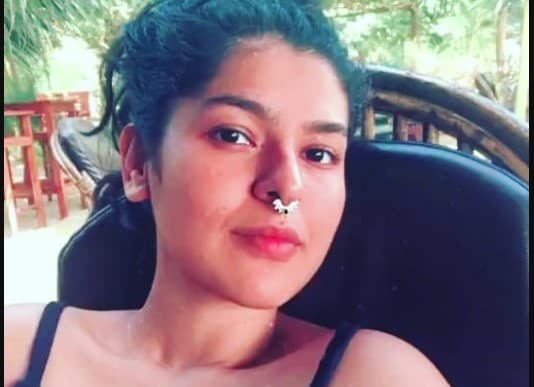 Taarak Mehta Ka Ooltah Chashmah : 'पुरानी सोनू' की लेटेस्ट तसवीर आई सामने, समंदर किनारे दिखा ग्लैमरस अंदाज