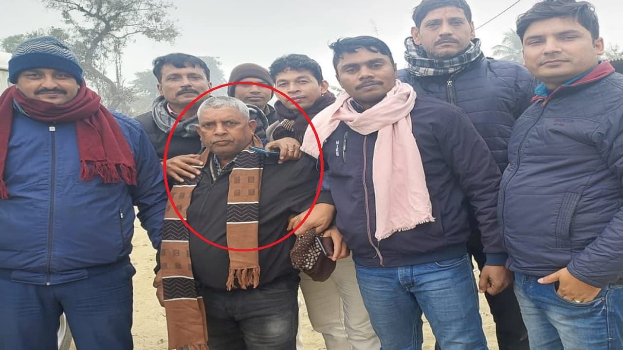 Bihar News: पूर्णिया में निगरानी की टीम ने 35 हजार रुपये घूस लेते राजस्व कर्मचारी को किया गिरफ्तार