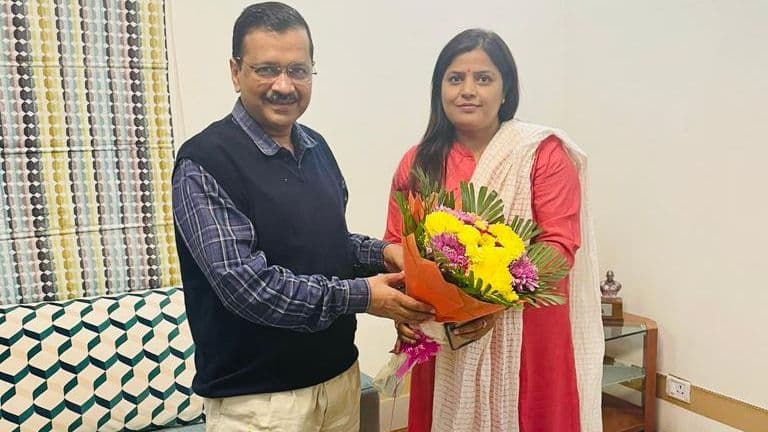 UP में बलात्कारियों के साथ योगी सरकार, बहन-बेटियां कहीं भी सुरक्षित नहीं: नीलम यादव