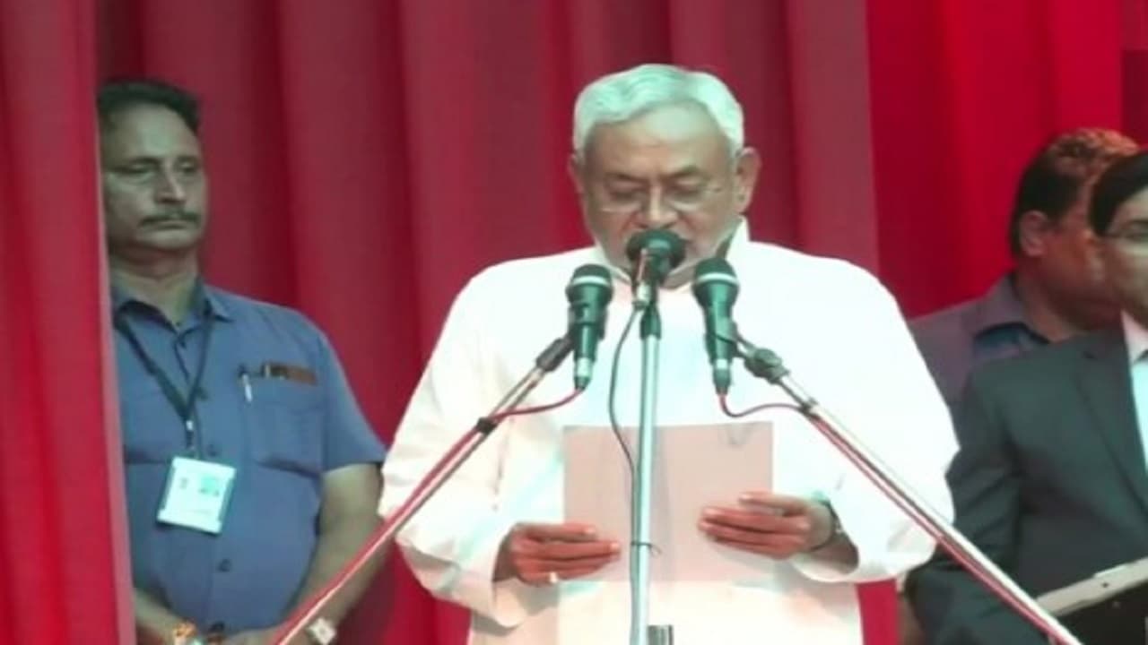 नीतीश कुमार ने मुख्यमंत्री पद की शपथ लेने के बाद कहा- 2024 में एक जूट हो विपक्ष, जाने पहली प्रतिक्रिया