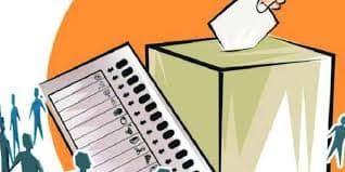 नगर निकाय चुनाव: किसी महिला उम्मीदवार ने खुद संभाली है प्रचार की कमान, तो किसी बेटा या पति कर रहा प्रचार