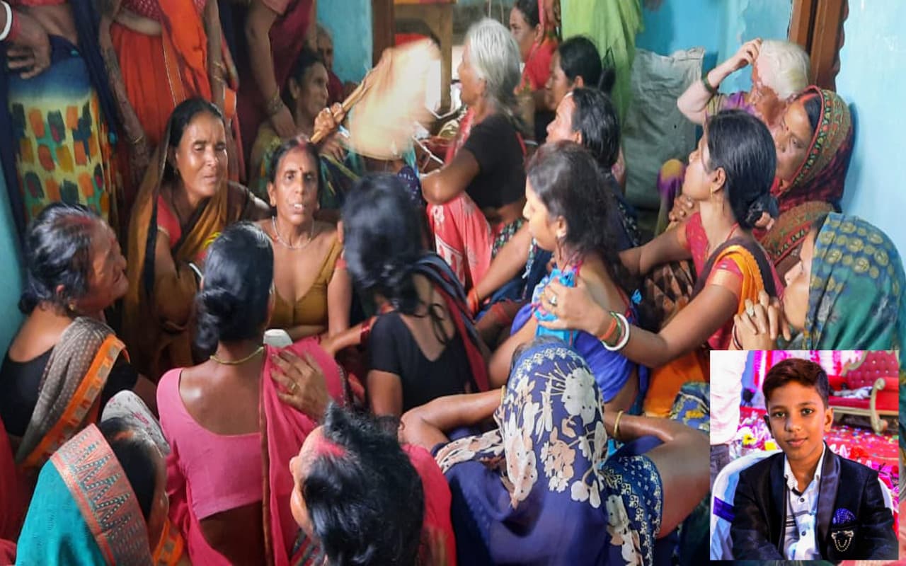 कोडरमा के वृंदाहा फॉल में डूबे 3 बच्चों में निखिल का शव पहुंचा पैतृक गांव, चतरा के टोनाटांड में पसरा मातम