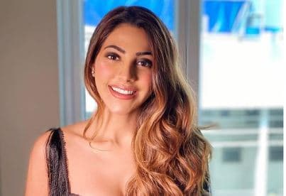 निक्की तंबोली ने 'बार्बी डॉल' बनकर किया जबरदस्त डांस, ट्रांसपेरेंट पिंक ड्रेस में एक्ट्रेस ने फ्लॉन्ट किया अपना फिगर... VIDEO वायरल