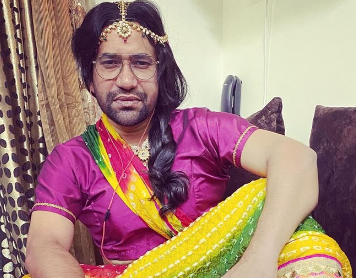 पैरों में घुंघरू, सर पर मांगटीका पहने नजर आए Nirahua, फैंस ने जमकर लिए मजे, कहा- आम्रपाली का भूत...