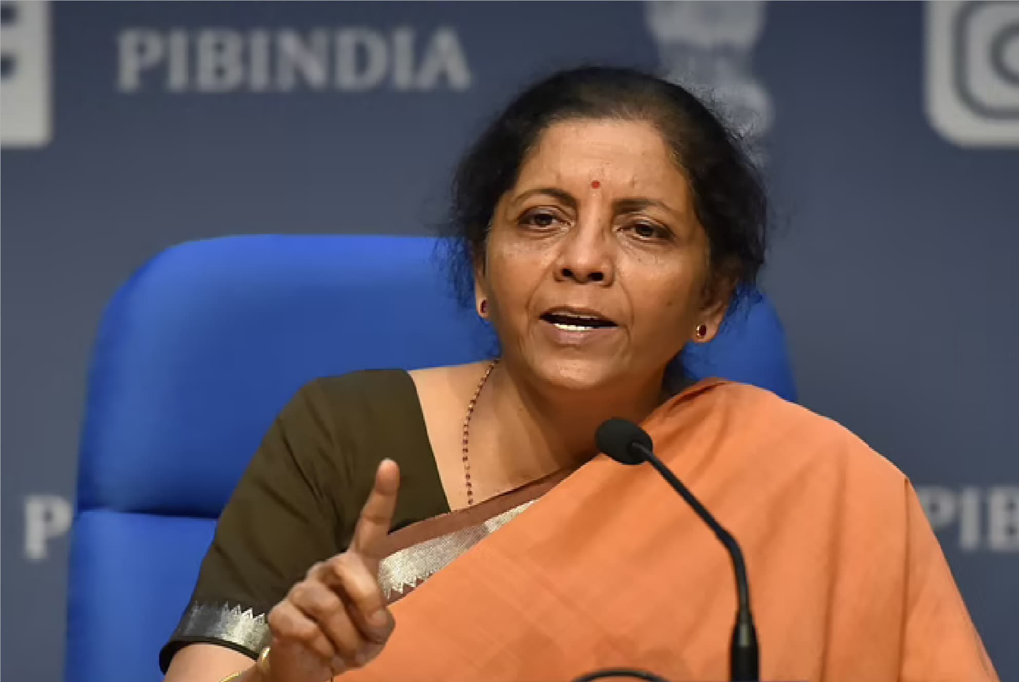 अर्थव्यस्था मजबूत करने के लिए करदाताओं पर बोझ नहीं डाला जायेगा : वित्त मंत्री निर्मला सीतारमण