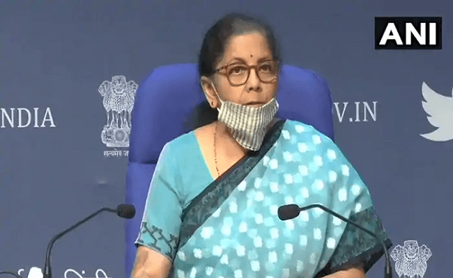 इनकम टैक्स पोर्टल की गडबड़ियां अब भी नहीं हुई ठीक, वित्त मंत्रालय ने इंफोसिस के एमडी सलिल पारेख को किया तलब