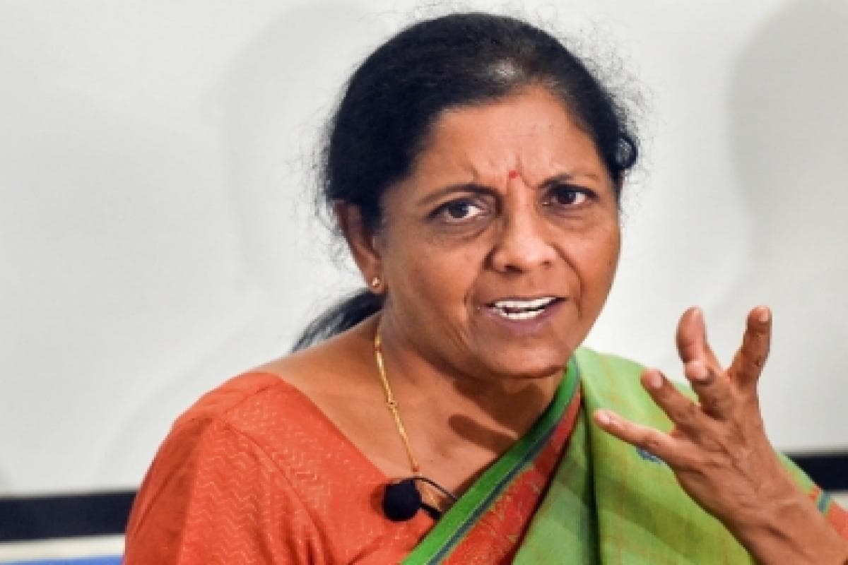 वित्त मंत्री निर्मला  सीतारमण ने  SBI को लगायी फटकार, कहा- ‘अयोग्य’और ‘हृदयहीन’ है बैंक!