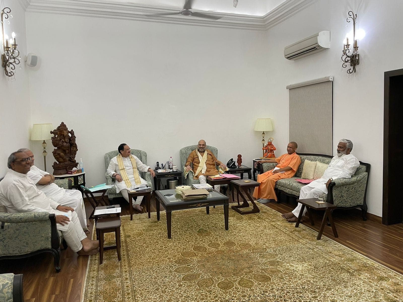 निषाद वोटरों ने की BJP से बगावत, तो आरक्षण देने की तैयारी में जुटी योगी सरकार, केंद्र से मांगा ये सुझाव