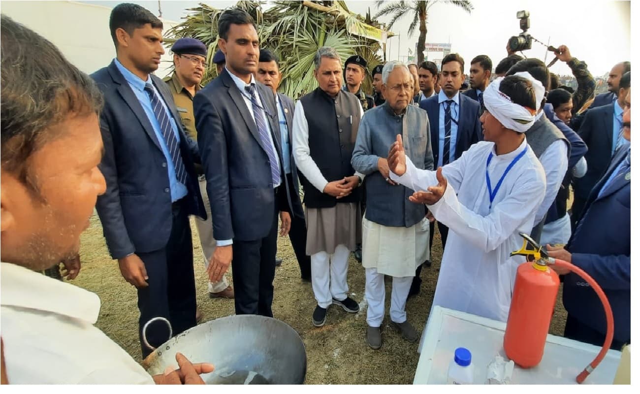 बिहार में नीरा उत्पादन के लिए सरकार करेगी एक लाख रुपये तक मदद, सीएम ने कहा नीरा से बढ़ेगी आमदनी और मान - सम्मान