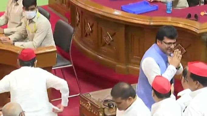 UP Politics: यूपी विधानसभा उपसभापति के चुनाव में 13 विधायकों ने की क्रॉस वोटिंग, इस पार्टी की बढ़ी टेंशन