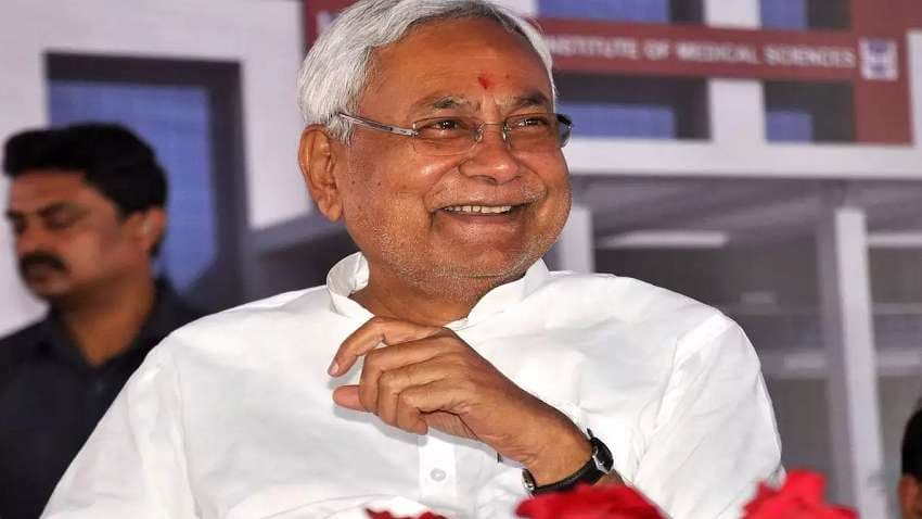 Nitish Kumar News: सीएम नीतीश की घोषणा पर अमल, बेटियां करेंगी स्नातक पास तो मिलेंगे 50 हजार, वित्त विभाग ने बनाया प्रस्ताव